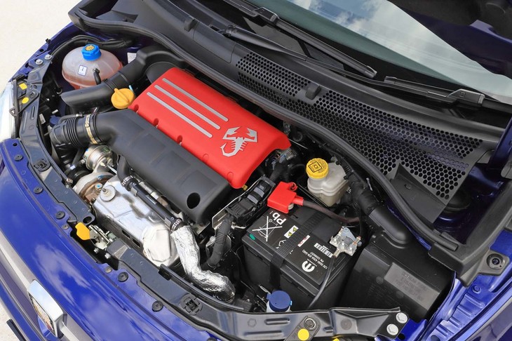 フロントに積まれる1.4リッター直4マルチエアターボエンジンは標準モデルよりも20PSアップの最高出力165PSを発生する。