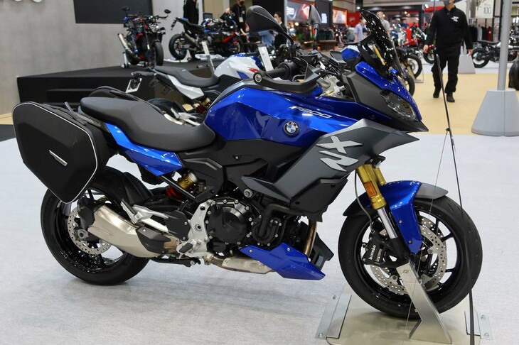 BMW F900XR