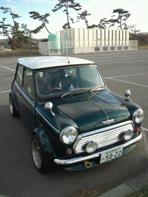 今はなき「ローバー・ミニ」。10年余の長きにわたり乗り続けてきたこともあり、今も私の“乗り心地基準”はこのクルマである。