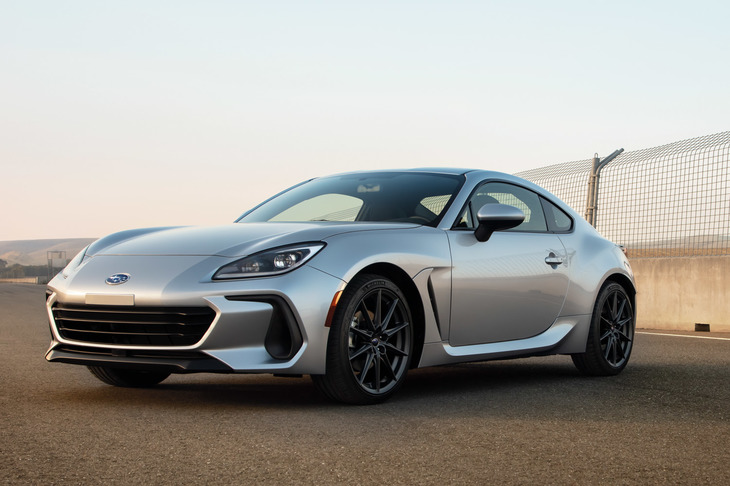 2020年11月に世界初公開された新型「スバルBRZ」。北米仕様のエンジンは2.4リッターの水平対向4気筒とアナウンスされている。