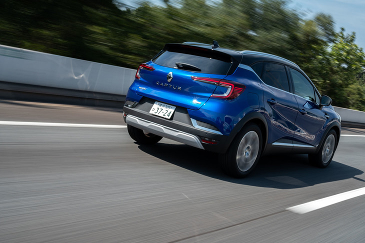 高い燃費性能や走りのよさに加え、充実した装備や戦略的な価格設定も特徴だった「キャプチャーE-TECHハイブリッド」。コストパフォーマンスという観点からも、非常に有力なモデルといえるだろう。