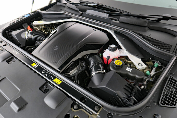 レンジローバー・スポーツSVエディションワン（4.4リッターV8ターボエンジン）