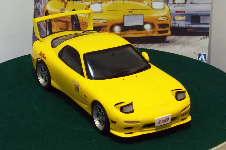 アオシマの1/24プリペイントモデル（塗装済み組み立てキット）の「頭文字D 高橋啓介 FD3S RX-7 第1巻仕様」。2019年12月発売予定で価格は4600円。