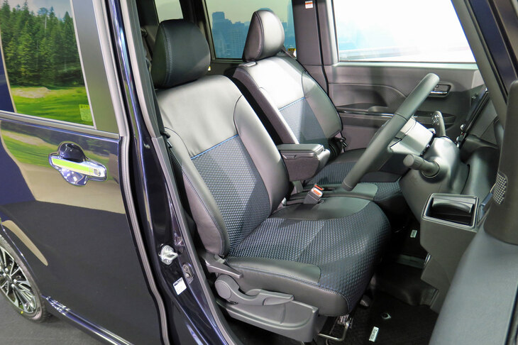 ダイハツ・タント カスタム（フロントシート）