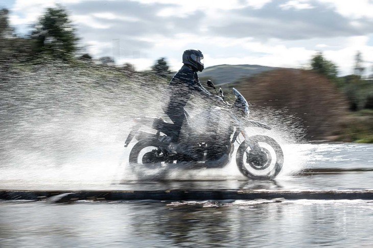 モト・グッツィV85 TT 100周年記念スペシャルエディション