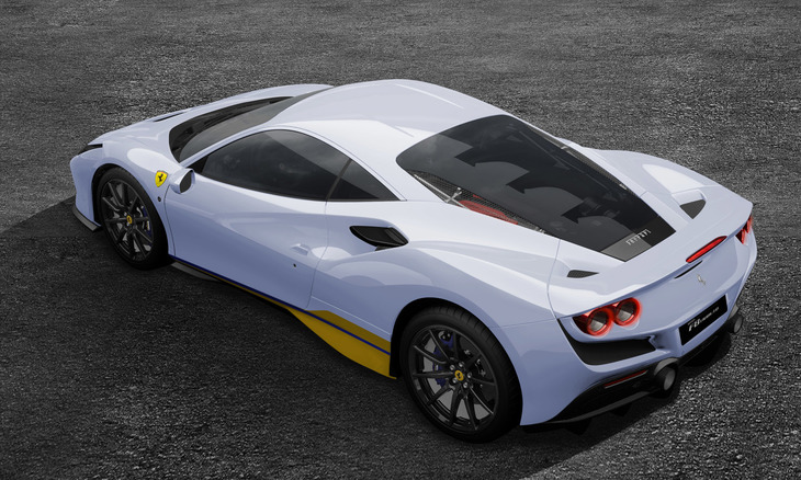 白を基調とした「Bianco Hiroshima」をまとった「アレッジェリータ カーボニオ35.6」。