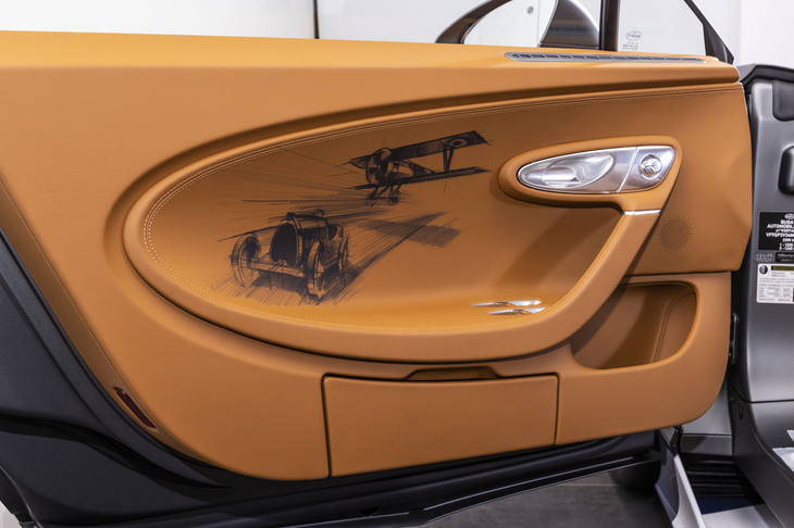 ブガッティ・シロン スポーツ“レ・レジェンド・デュ・シエル”（ドアのインナーパネル）