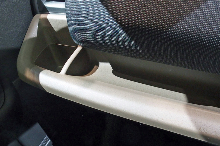 ホンダ・フリード エアーEX（ダッシュボードトレイ）