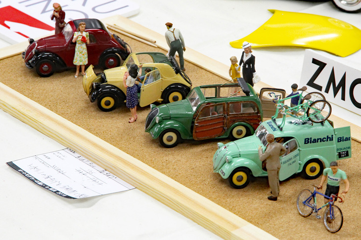 初代「フィアット500」、通称トッポリーノのバリエーション。1/35のブロンコおよびタミヤ製キット（フランスでライセンス生産された「シムカ5」のドイツ軍用車仕様）をベースに、ボンネットやドアなどをフル開閉式としている。