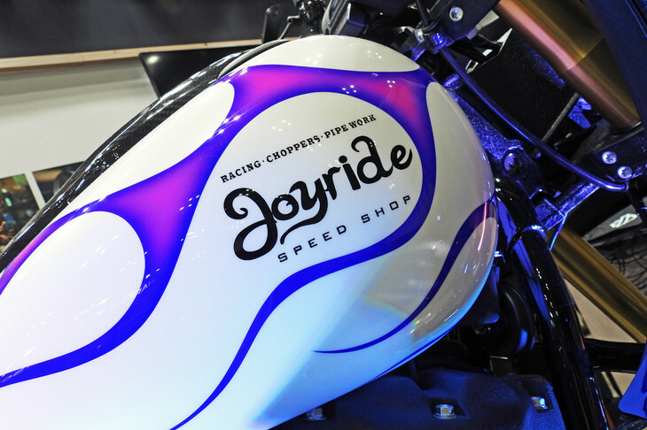 JOYRIDE SPEED SHOPの手になる「ハーレーダビッドソン・ローライダーST」。