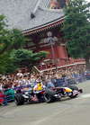 日本GPに向けて、浅草寺境内をF1マシンが爆走！ 【ニュース】 の画像4