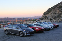 日本では販売が延期された「プリウスPHV（北米名：プリウス プライム）」も25台のノミネート車に含まれている。