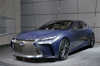 レクサスLF-FC：外観の美しさにシビレました