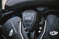 インディアンのクルーザーモデル「スカウト」に排気量999ccの「シックスティ」が登場の画像