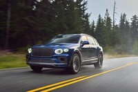 「ベンテイガEWB」の0-100km/h加速タイムは4.6秒。最高速は290km/hと公表されている。