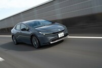かつてはハイブリッド専用車として売れに売れた「プリウス」だが、トヨタのラインナップだけでなく、他社のハイブリッド車もそろってきたことから、先代モデルでは売れ行きに陰りが見えていた。