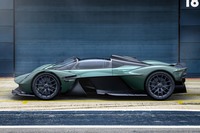 オープントップの新型ハイパーカー「アストンマーティン・ヴァルキリー スパイダー」登場の画像