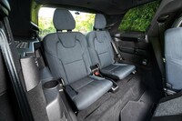 3列目シートは、2列目をスライドさせて空間をシェアすれば乗れなくはないが、やはり非常用として考えるべきだろう。