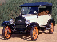 当初は女性向けのオプションという扱いだったセルフスターターだが、その便利さから急速に普及。簡便さが売りだったはずの「T型フォード」にも装備されるようになった。