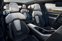 【ジュネーブショー2018】ポルシェ、クロスオーバーEVのコンセプトカーを公開の画像