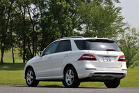 1997年に初代モデルが登場して以来、全世界で約120万台以上が販売されるヒット作となった「Mクラス」。今回試乗した最新型は3代目となるモデルである。