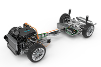 
	「530e iパフォーマンス」のプラグインハイブリッドシステム。
	