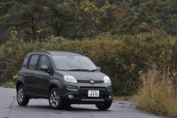 前後バンパーは「4×4」の専用品。フィアット初の衝突被害軽減ブレーキ「シティブレーキコントロール」が採用されている（レーザーセンサーが前走車を探知し、5km/h以上30km/h未満で、自動でブレーキを作動させる）。