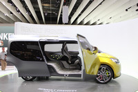 堅実なルノー、浮世離れしたブガッティ【フランクフルトショー2011】の画像