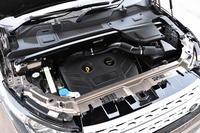 エンジンは2リッター直4ターボのみ。240psと34.7kgmを発生する。JC08モード燃費は10.3km/リッター。