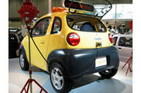 
	【写真上】「ツイン・モバイルオフィスカー」
	【写真下】「ツイン・レスキューサポートカー」
	 