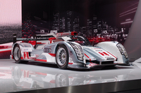 ルマンを始めとする世界の耐久レースで活躍するレーシングカー「アウディR18 e-tron クワトロ」。