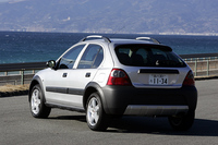 【スペック】ローバー・ストリートワイズ：全長×全幅×全高＝3990×1931（ミラーを含む）×1500mm／ホイールベース＝2500mm／車重＝1150kg／駆動方式＝FF／1.8リッター直４DOHC 16バルブ（117ps/5500rpm、16.3kgm/2750rpm）／価格＝未定