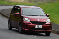 「ダイハツ・ブーン」と「トヨタ・パッソ」の違いは、ラインナップの構成や各グレードに設定される装備の差を除けば、内外装に施されたエンブレム程度である。