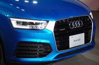 マイナーチェンジにより、グリルのふちがヘッドランプとひとつながりに。同様のデザイン手法は順次、アウディのSUVモデルに採用される。