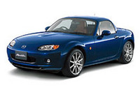 ハードトップを載せた「マツダ・ロードスター」発売の画像