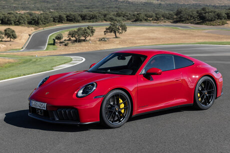 「ポルシェ911」にいよいよハイブリッドモデルが登場。パフォーマンス重視の「T-ハイブリッド」システムを...