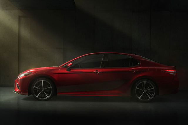 デトロイトショー2017】トヨタ、新型「カムリ」を世界初公開