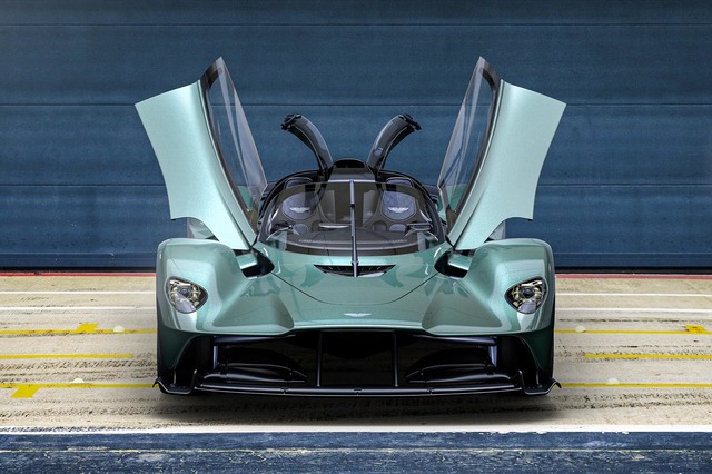 オープントップの新型ハイパーカー「アストンマーティン・ヴァルキリー