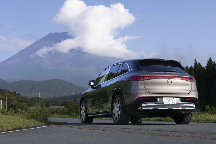 「ベルベットブラウン×オニキスブラック」のツートンボディーカラーは259万9000円。この価格で選べるオプションカラーがほかに4タイプも設定されている。