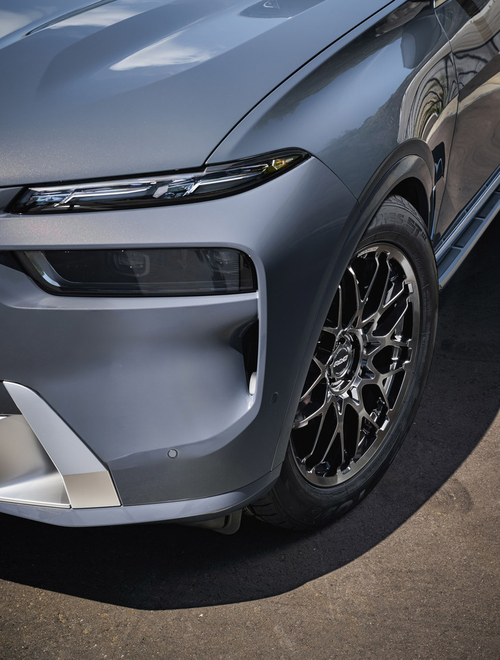 大型のSUVやミニバンへの装着が想定される「G29」は、大径21インチのみのサイズ展開。幅は8.5J／9J／9.5J／10J／10.5J／11Jがラインナップされる。