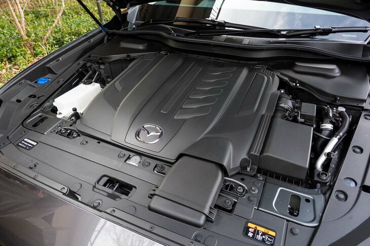 パワーユニットには2.5リッターガソリンエンジンに、同エンジンをベースとしたプラグインハイブリッド、3.3リッターディーゼルエンジン、同エンジンに補助モーターを組み合わせたマイルドハイブリッドの4種類が用意される。