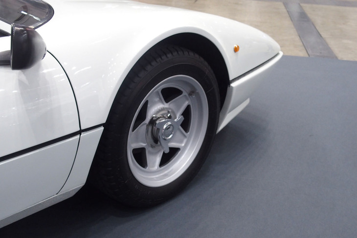 フェラーリ512 BBi（1981年）／Lusso Cars