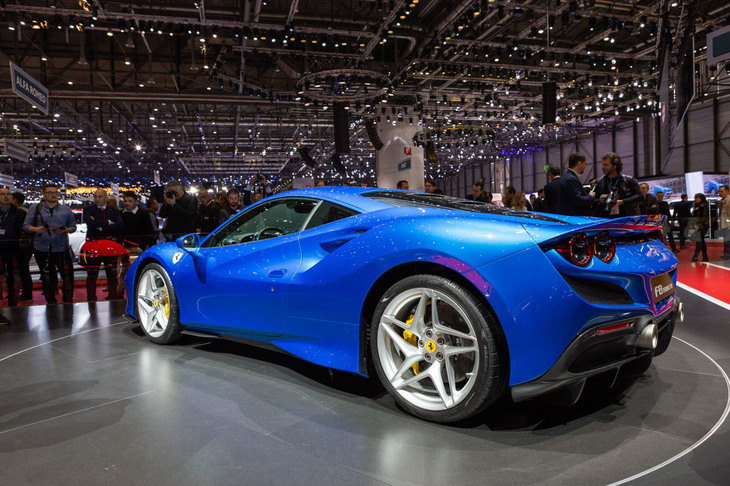 フェラーリF8トリブート