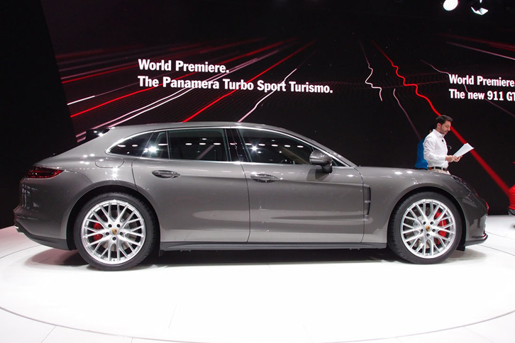 ポルシェ・パナメーラ スポーツツーリスモ