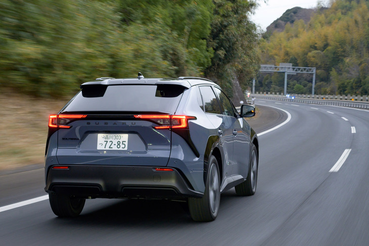 「ソルテラ」を含め、最新のBEVが長足の進化を遂げているいっぽうで、充電インフラの拡充や、利用および料金支払いシステムの合理化、リセール時の車両評価制度の制定、バッテリーリサイクルの実現など、外部環境の整理は停滞気味だ。さらなるBEVの普及に向けては、こうした課題が足かせとなりそうである。