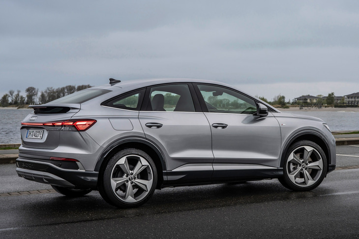 渕野「で、これがえーっと……なんだっけ？」　
	ほった「微妙にワカラナイ（汗）。アウディの『Q』シリーズは、数が多いし似たようなのがいっぱいだし、車名が変わったのもあったりしますからねぇ」　
	清水「カーマニアですら車名が出てこない現状を、アウディはちょっと深刻に考えたほうがいいよ」