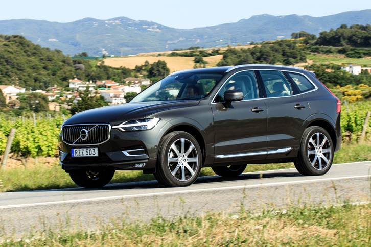 今回テストした「XC60 D5 AWD」（写真）と「XC60 T6 AWD」は、ともに20インチのアルミホイールを履く。タイヤは「ミシュラン・ラティチュード スポーツ3」が組み合わされていた。