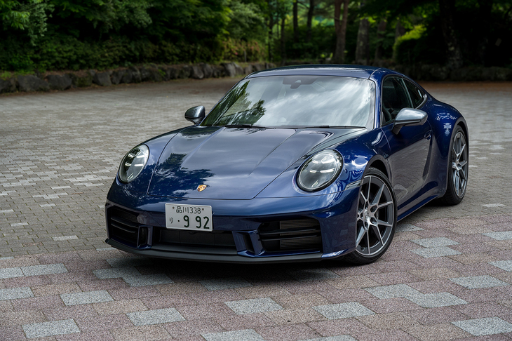 今回の試乗車は992型後期の「ポルシェ911カレラT」。Tはツーリングを意味している。