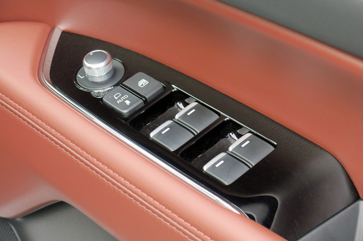 マツダCX-8 XDエクスクルーシブモード（フロントドアコンソール）