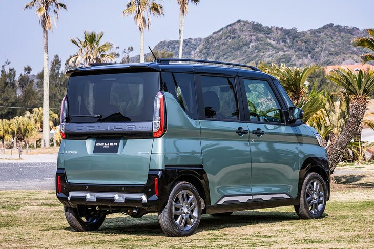 2023年4月に正式発表、同年5月に発売された「三菱デリカミニ」。SUVテイストのデザインが目を引く、軽スーパーハイトワゴンである。（写真：花村英典）